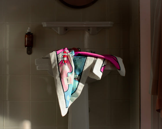 Serviette Tekla – Édition Collector “10 ans Hotel Grand Amour”